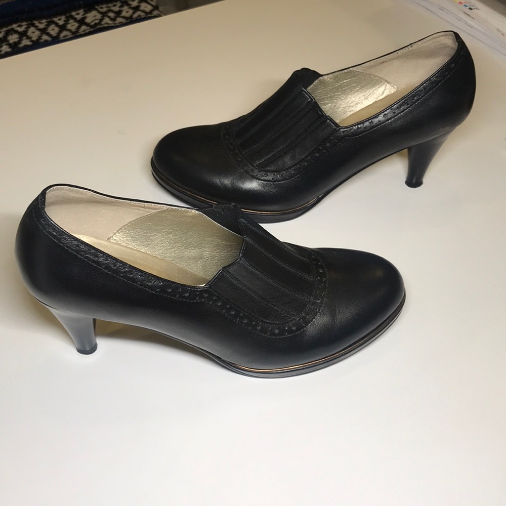 Women’s Leather Heels (USA size 7 or 24.5 UK)